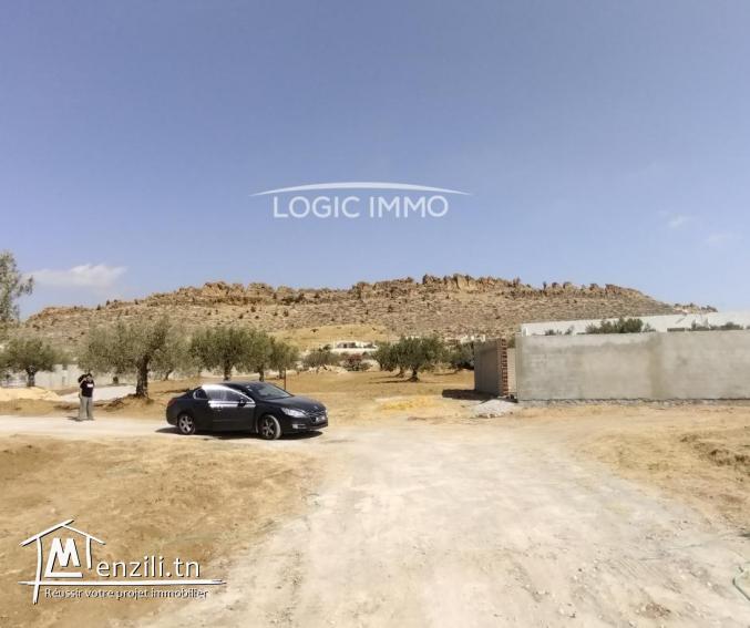 Terrain a vendre ouvre sur deux rues