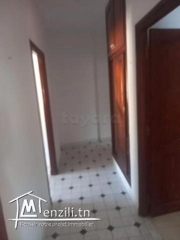 location etage villa menzeh 8