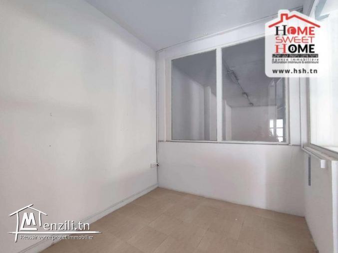 Dépôt Pires à Louer à Bhar Lazreg