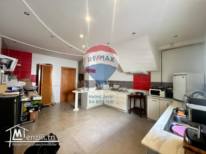 Villa à usage bureautique à El Menzah9 à louer