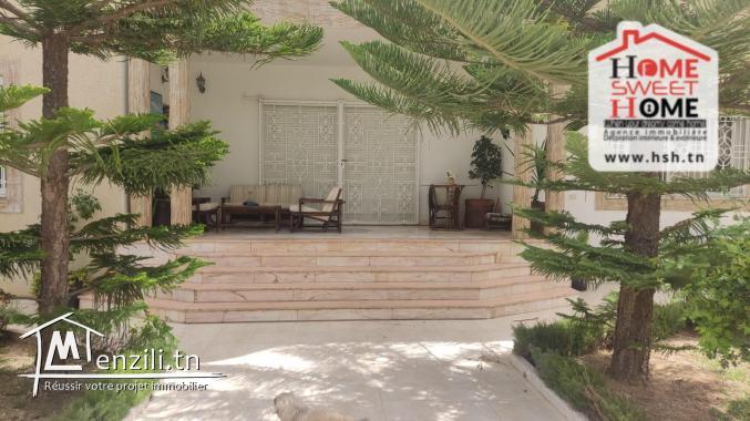 Villa Glamour à Louer à Gammarth Forêt