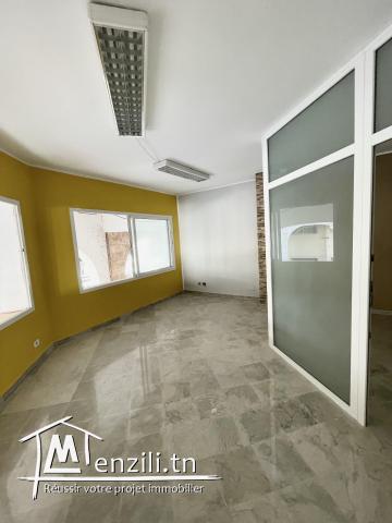 bureau spacieux aux berges du lac 1