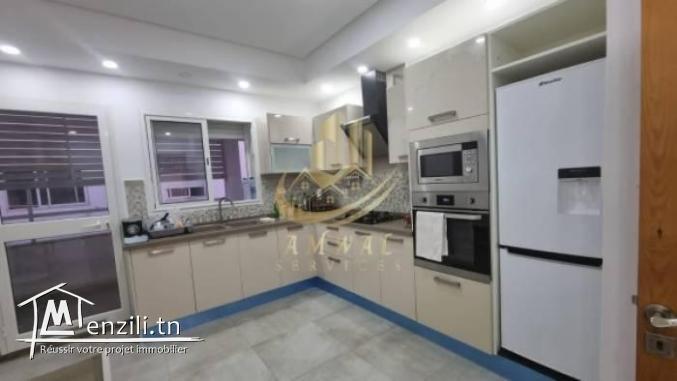 Etage de villa luxueusement  meublé à la Marsa