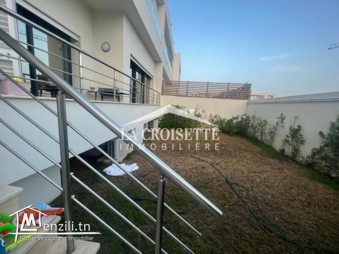 Villa s+3 meublée à gammarth avec piscine collective MVL1406