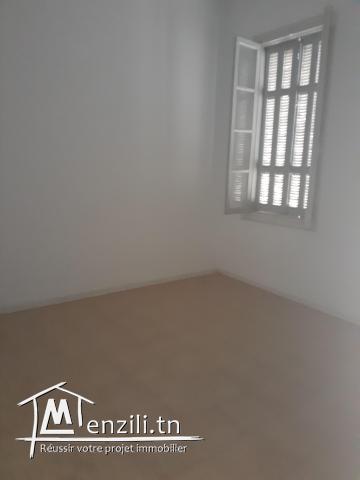 Appartement S+3 à vendre à Beb bhar avenue hedi cheker