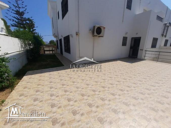 Villa s+4 à la marsa MVL1424