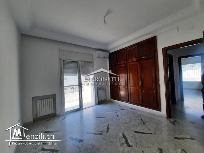 Villa s+4 à la marsa MVL1424