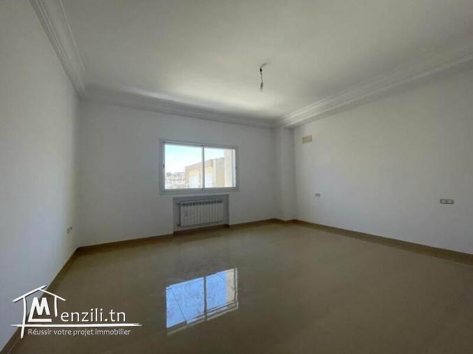 Etage de villa s+3 à ain zaghouan nord MEL0446