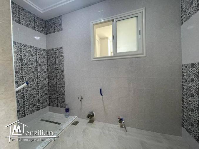 Etage de villa s+3 à ain zaghouan nord MEL0446