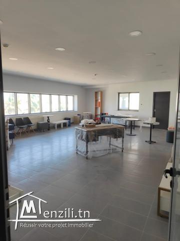 A LOUER LOCAL 1300M² Z.I CHOTRANA