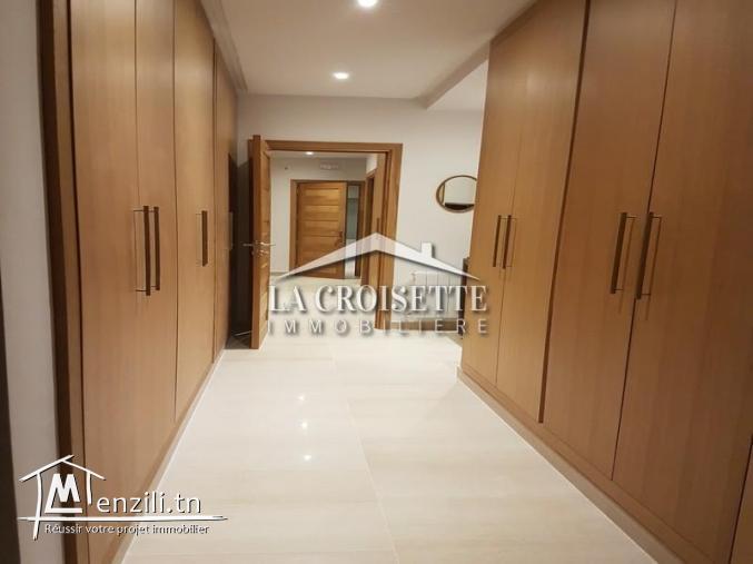 Appartement s+4 meublé à la marsa mal0461