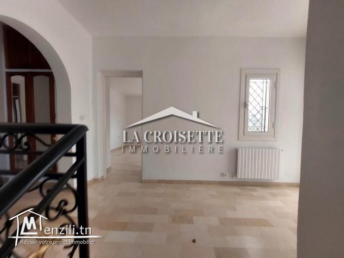 Villa s+6 avec piscine à la marsa MVL1429