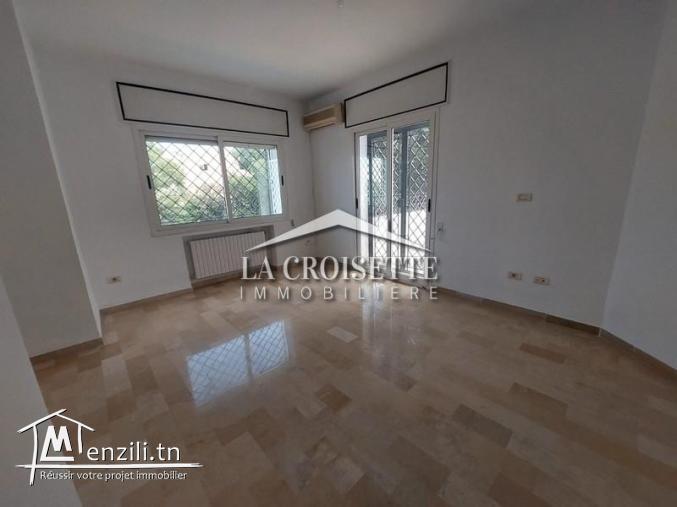 Villa s+6 avec piscine à la marsa MVL1429