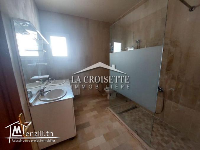 Villa s+6 avec piscine à la marsa MVL1429