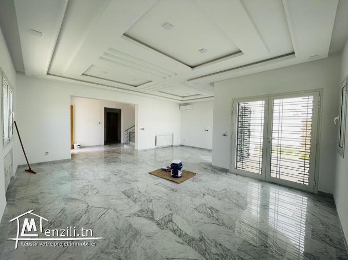 للبيع فيلا  في طور الإنجاز