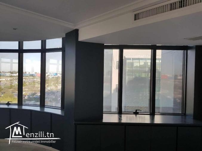 bureau a louer d'une superficie 160m² au lac 1