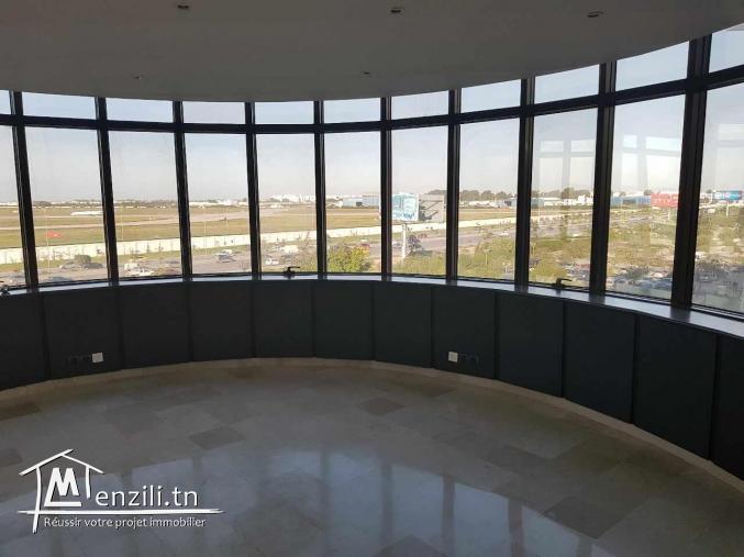 bureau a louer d'une superficie 160m² au lac 1