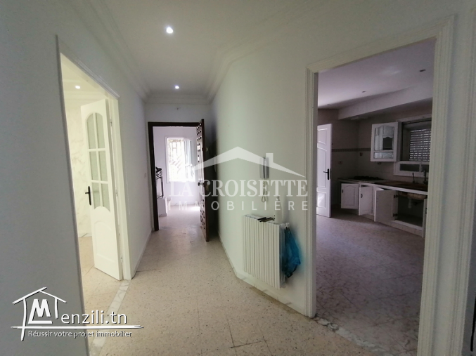 etage de villa s+4 à usage bureautique à l'aouina ZBL0354