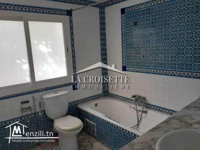 Villa s+4 avec piscine à Gammarth MVL0054