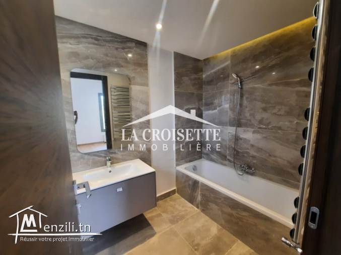 Duplex s+3 avec terrasse à  Gammarth MDL0549