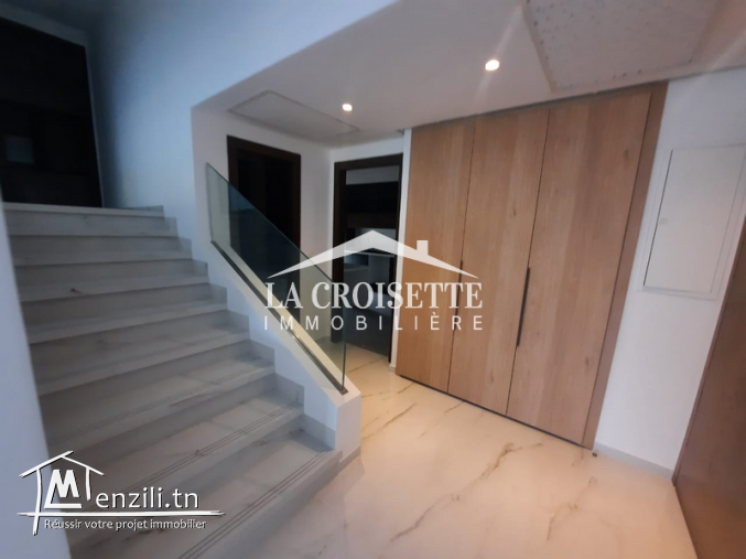 Duplex s+3 avec terrasse à  Gammarth MDL0549