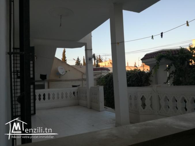 A vendre: superbe villa à el mourouj 1 + grand local qui est actuellement un resto luxueux