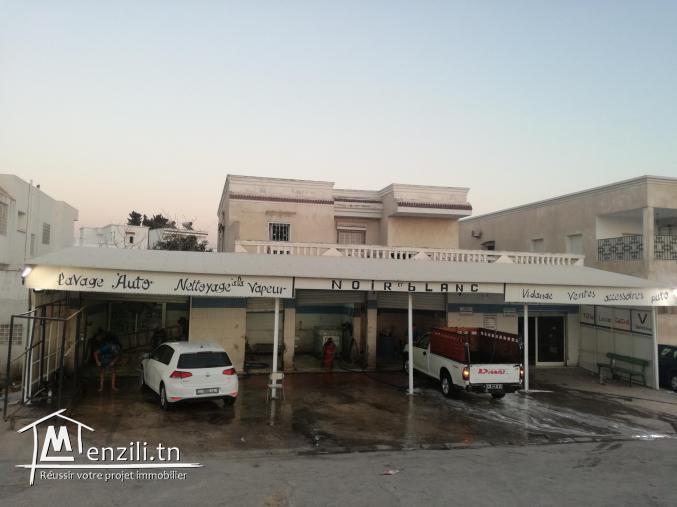 A vendre: superbe villa à el mourouj 1 + grand local qui est actuellement un resto luxueux