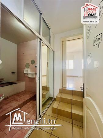 Etage de Villa Cecylia à Louer à L'Aouina
