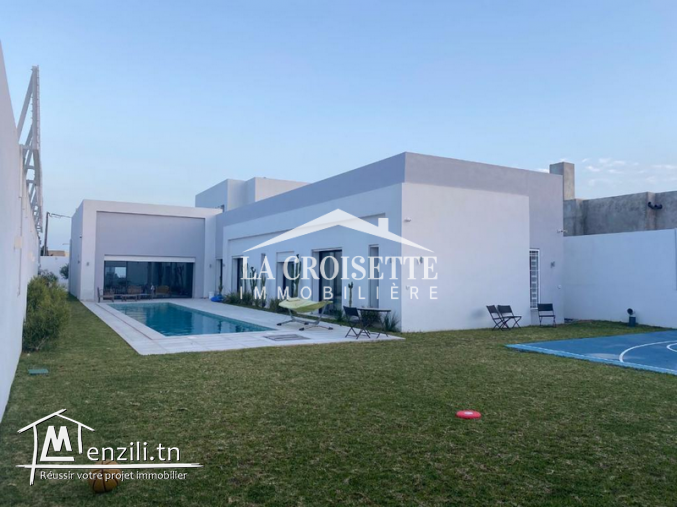 Villa s+4 avec piscine à la marsa MVL1364