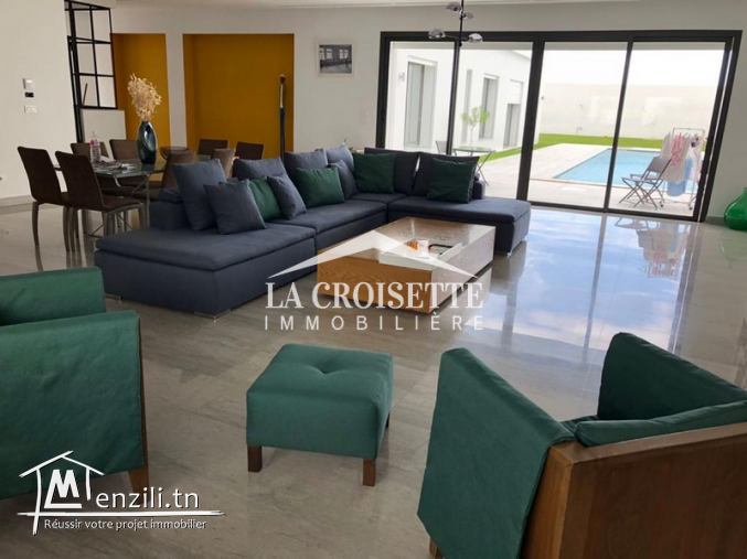 Villa s+4 avec piscine à la marsa MVL1364
