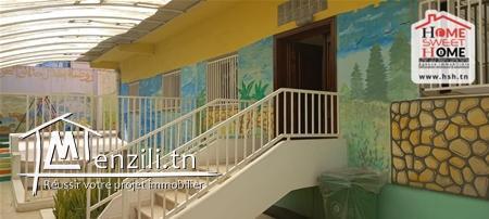 Villa avec un local commercial Aux Jardins de l'Aouina