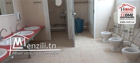 Villa avec un local commercial Aux Jardins de l'Aouina