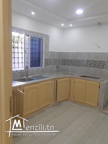 Maison à vendre avec deux appartements.