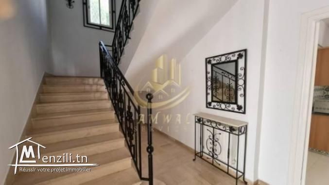 Une Villa S4 à Gammarth avec jardin