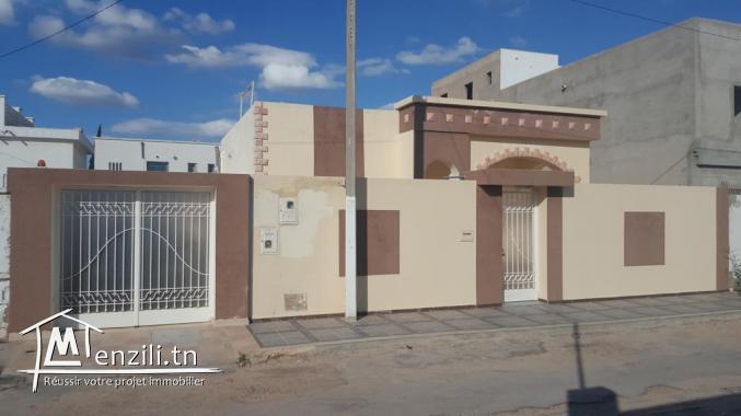 Villa à vendre  dans un terrain de 528 m²