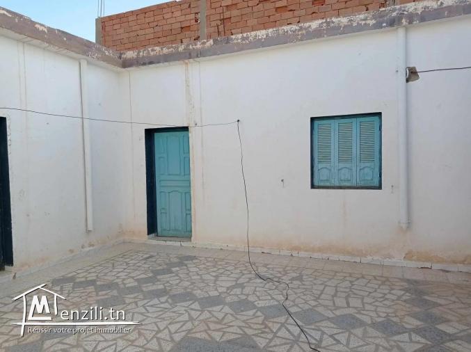 دار للبيع في حومة الطرابلسية المتلوي