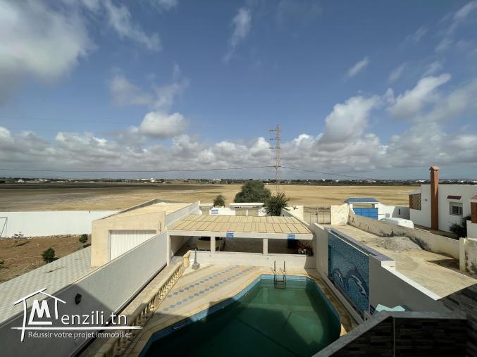 Grande Maison pied dans l'eau Kélibia / Ain Grenz