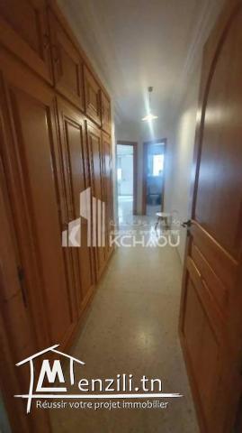 à louer RDC  villa  S3 ennasr