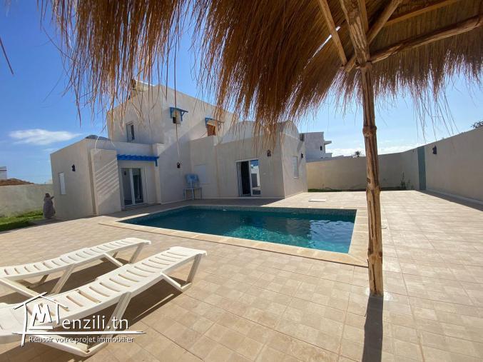 Une belle vila s+3 avec piscine