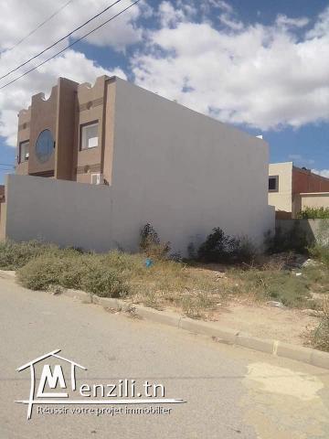 للبيع ارض في المنار القيروان