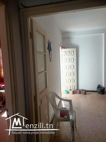 Studio S+2 au 4e étage de l'Avenue du Combattant Suprême