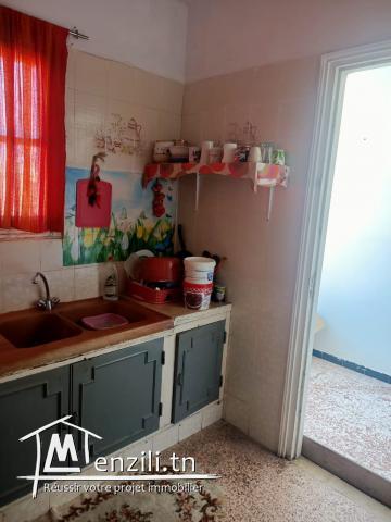 Studio S+2 au 4e étage de l'Avenue du Combattant Suprême