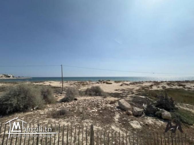 Terrain de 750m² à Jinene Beni Khiar