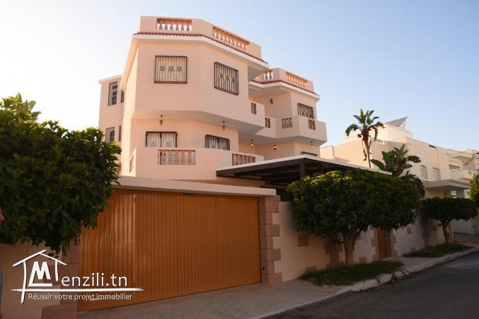 Un magnifique immeuble situé dans quartier très calme