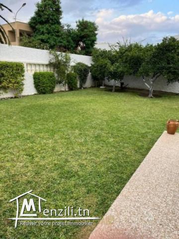 A vendre Villa de maitre S4  à Néapolis  Nabeul