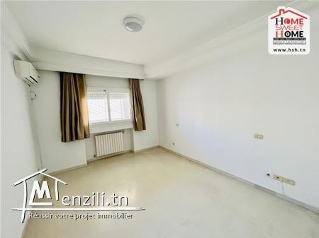 Villa Esteban à usage bureautique aux Berges du lac 2