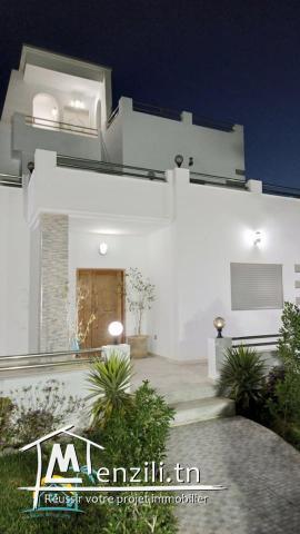 Vente Une grande villa avec piscine à Djerba Midoun