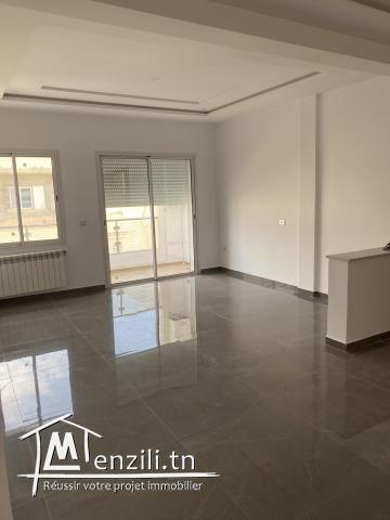 Appartement s+3 à Rades