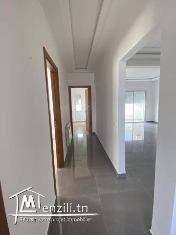 Appartement s+3 à Rades