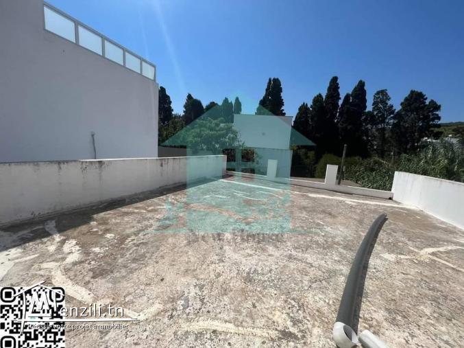 Villa pieds dans l'eau à vendre